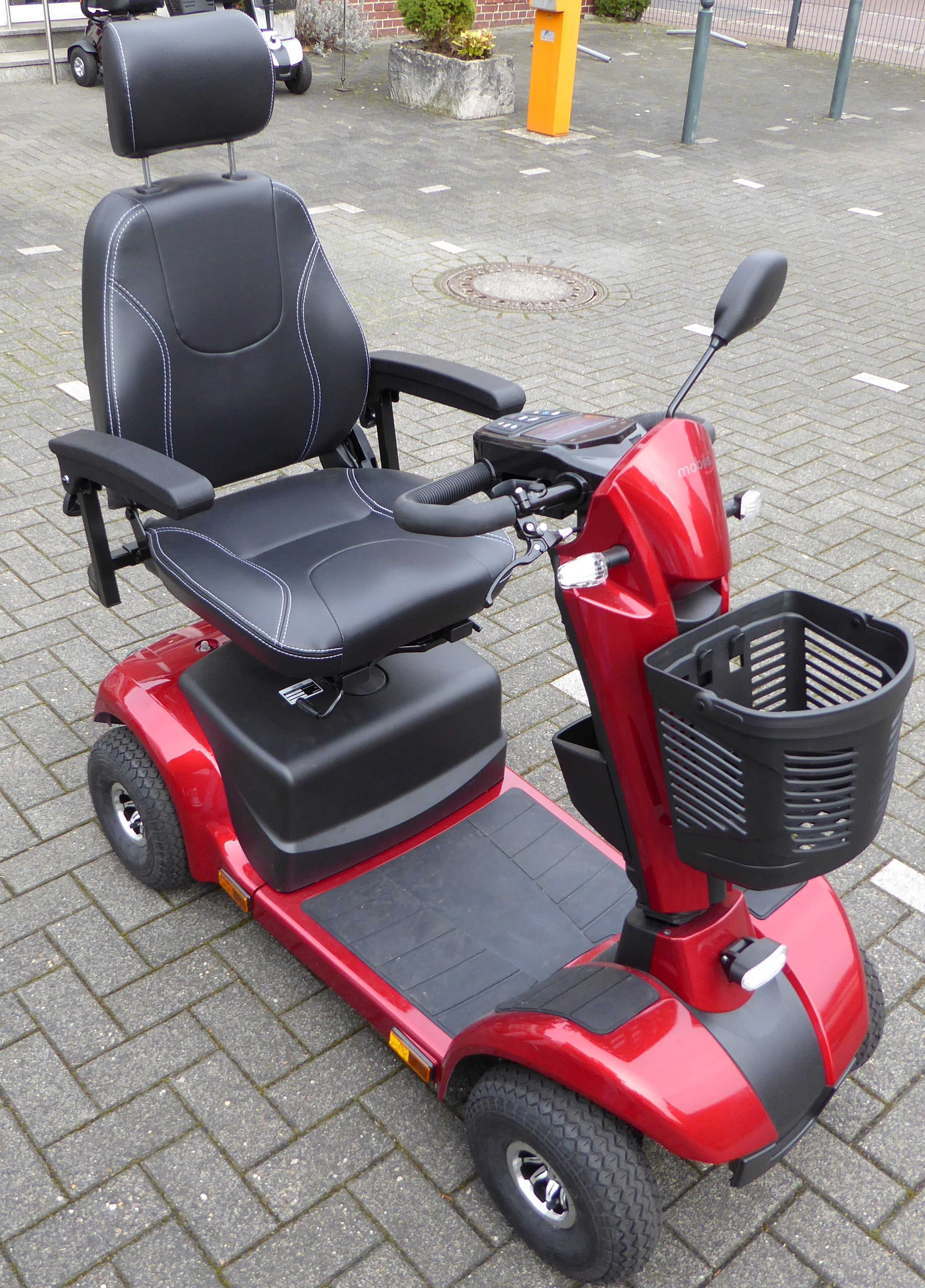 MOBILIS 4-Rad-E-Scooter M74 Lebensfreude km/h 75 Rot Homann | by Ah 15