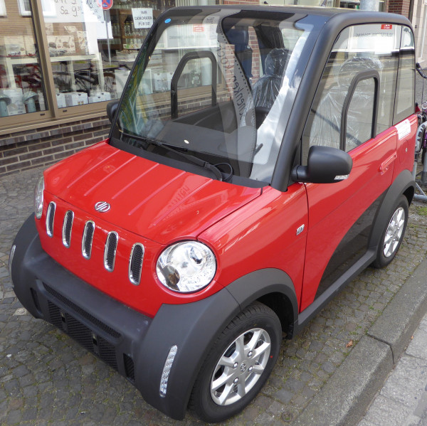 MICAN Micro-Car 4-Rad-Elektro-Kabinenroller Rot GEBRAUCHTFAHRZEUG