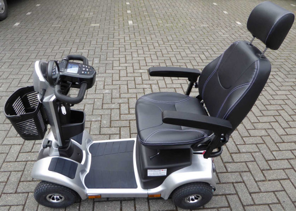 PRIDE Kolja Elita Elektroscooter 15 km/h Silber VERPACKT