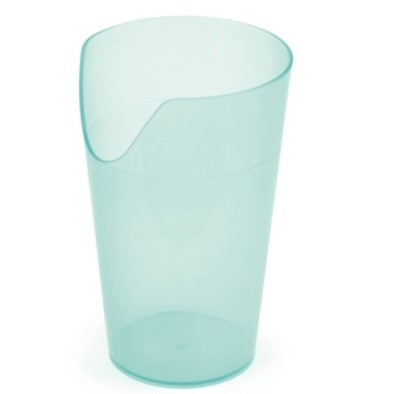 Becher mit Nasenausschnitt